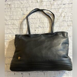 ÉTIENNE AIGNER VINTAGE BLACK GENUINE LEATHER SHOULDER BAG SNAP CLOSURE
